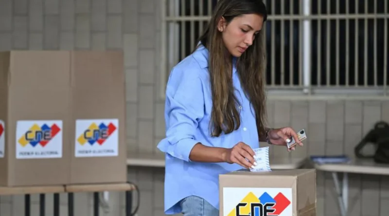 Venezuelans in tense wait for election results